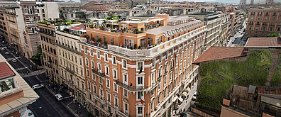 Außenperspektive auf eine Hausfassade in Rom.