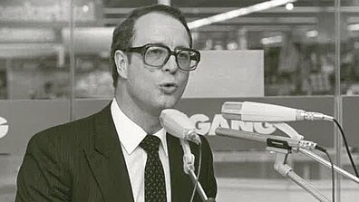 Black and white photograph of Heinrich Kraft giving a speech