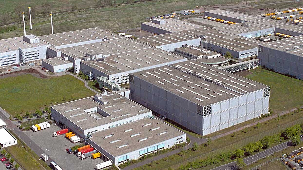 Aerial view of a large-scale goods distribution centre in Haldensleben.