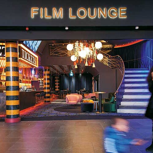 Blick auf die Kino-Lounge im Shopping-Center MyZeil in Frankfurt