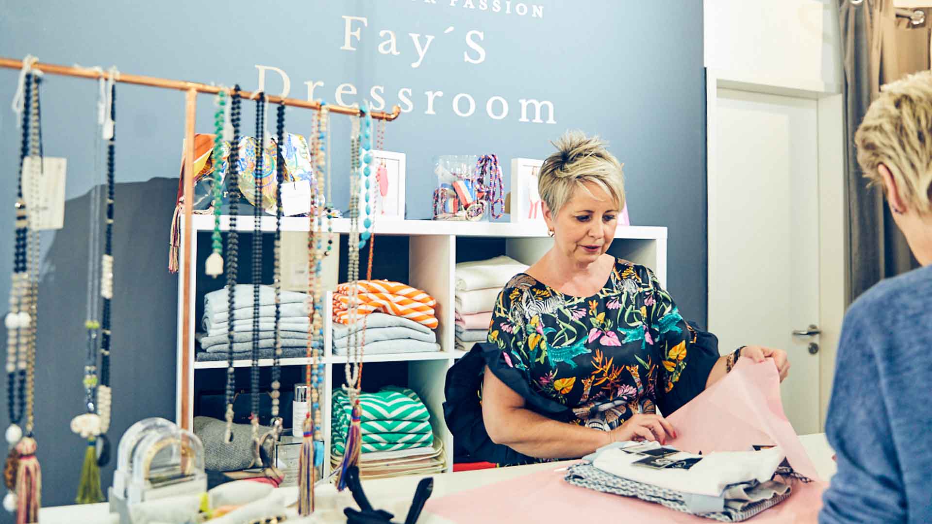 Start-up, Fay's Dressroom
